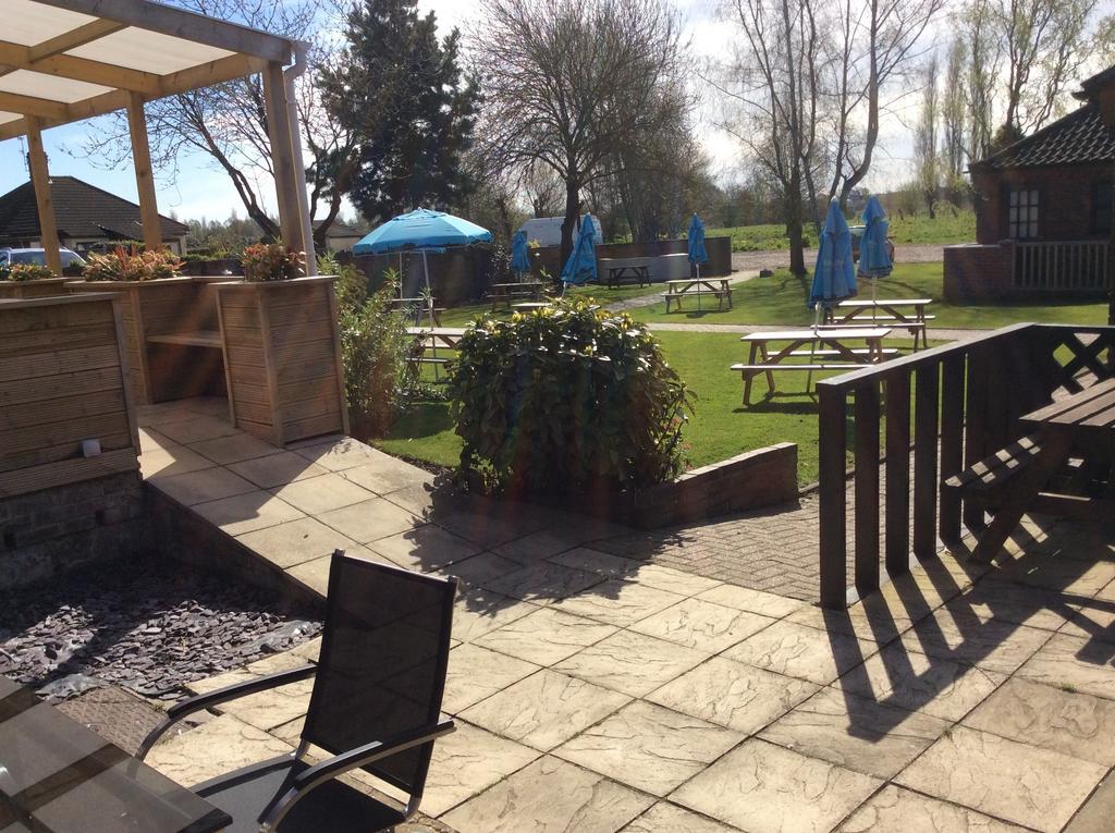 The Swan Motel, Gillingham Beccles Bagian luar foto