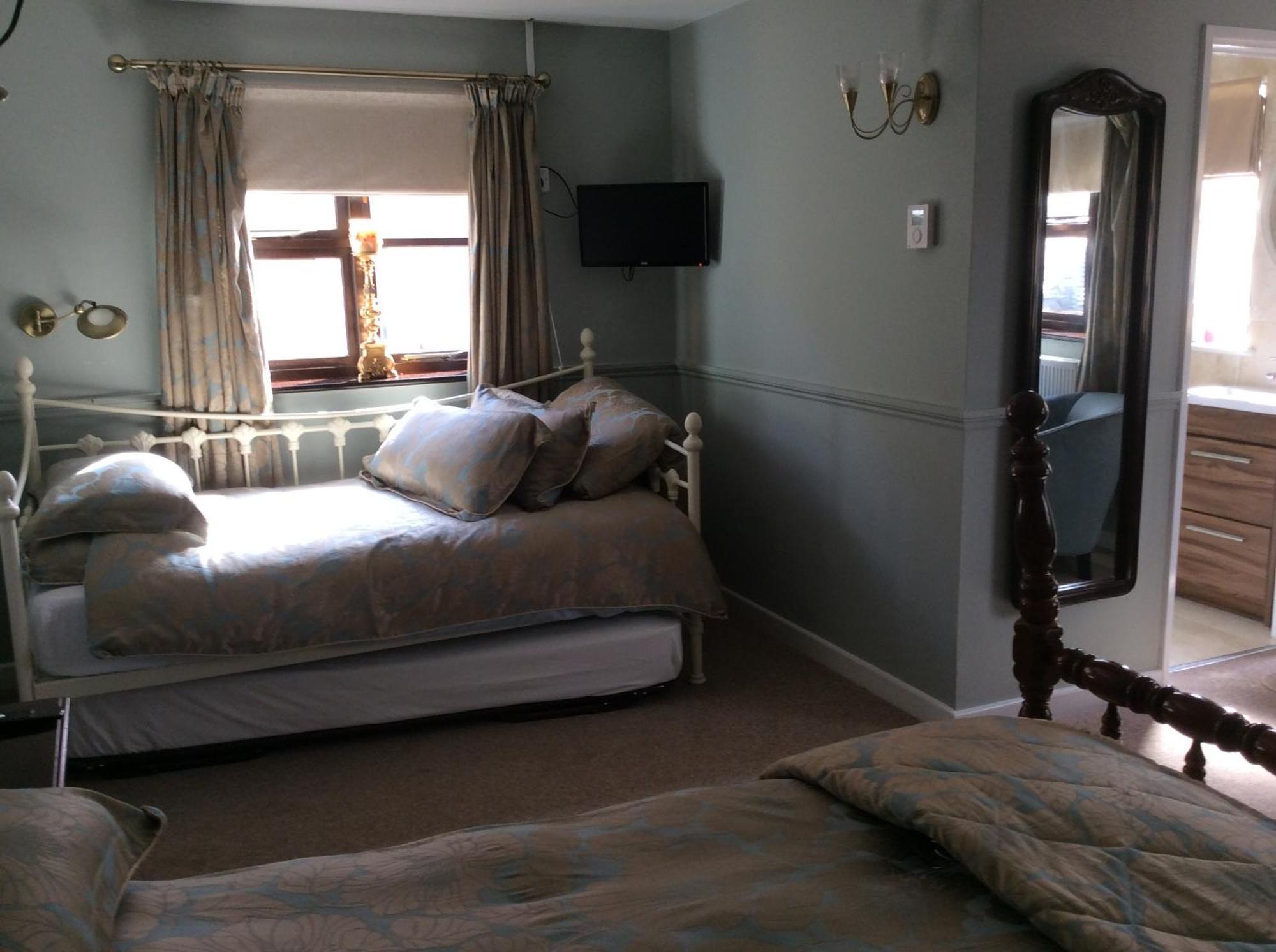 The Swan Motel, Gillingham Beccles Bagian luar foto